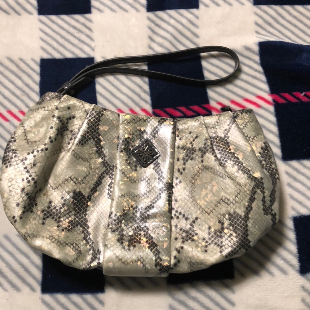 Simply Vera wristlet
